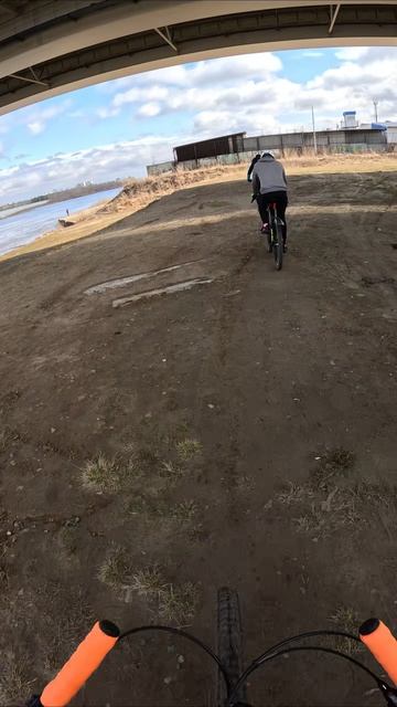 в говны под мост