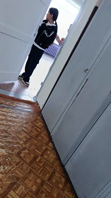 Мой однаклассник залез на шкаф 4 часть