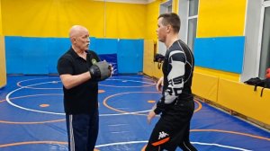 Уличная комбинация на лапах.