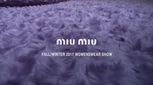 Показ женской коллекции Miu Miu осень-зима 2017-2018
