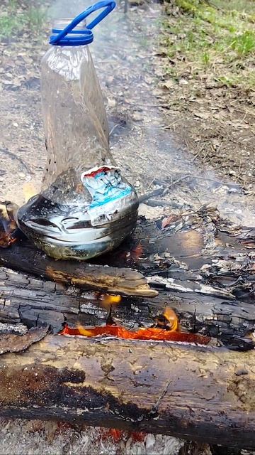 вскипятили воду в пятилитровой бутылке