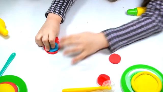 Лепим пиццу и спагетти