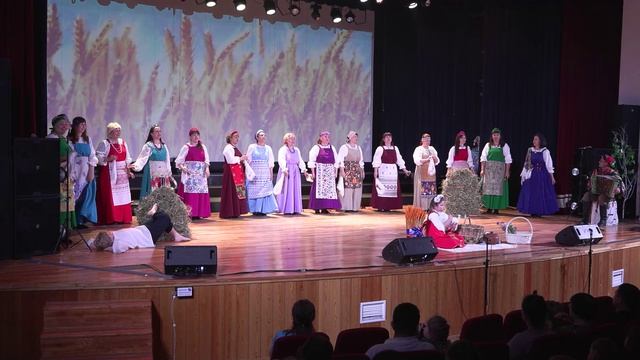 Хор педагогов Гармония Переваловская СОШ Народная песня Синтетюриха с пляской Уточка