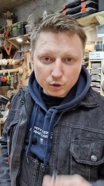 Черные саморезы и золотые саморезы