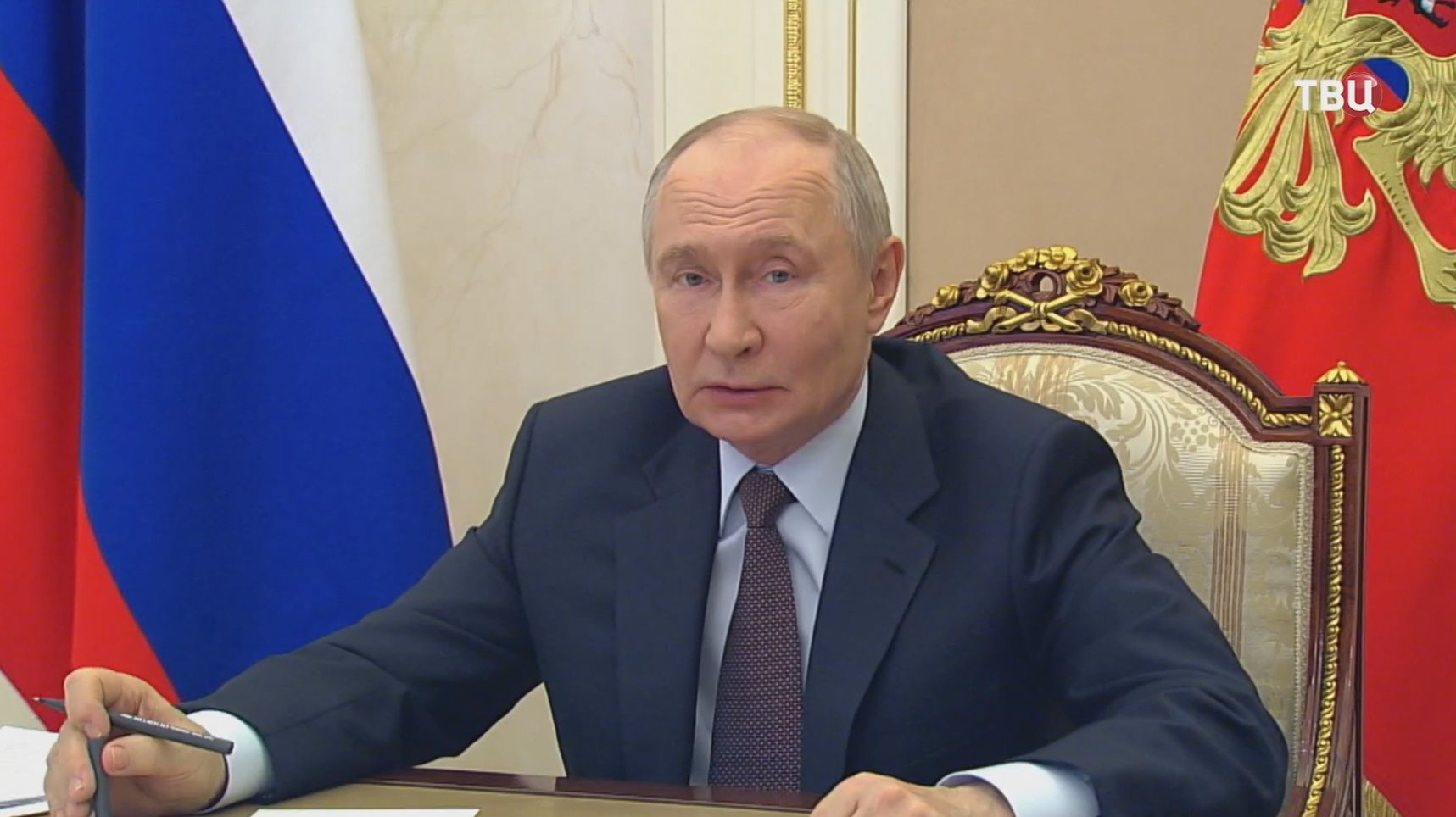 Путин велел искать оптимальные решения по ограничению интернета