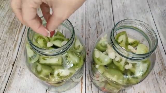 ВКУСНЕЙШИЕ зеленые ПОМИДОРЫ на ЗИМУ по рецепту моей СВЕКРОВИ [get.gt]