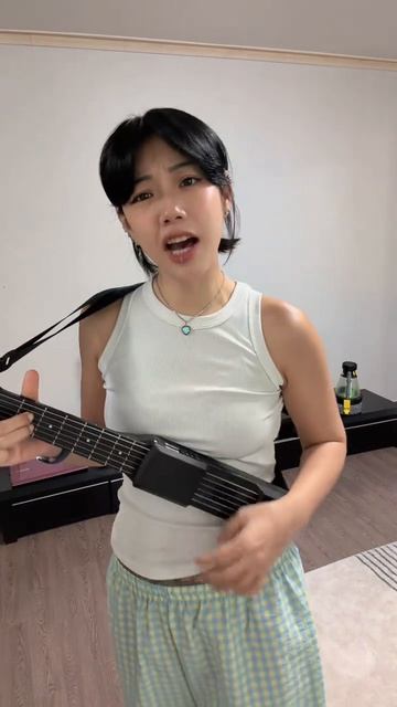 Замуж вышла ты давно