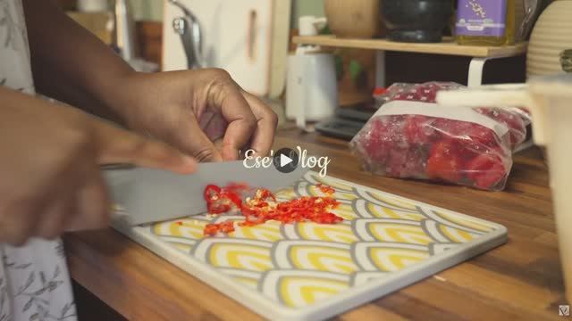 Мало радости в размеренной жизни. Уютный день рождения в одиночестве дома 🎂