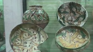 Сервиз из сосудов с розетками из лент