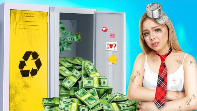 Бедная Девушка в Богатой Школе Интернате  Нищая Студентка против Миллионерш