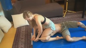 Mixed wrestling - девушка против парня 3