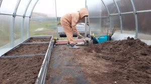 Деревня,  Собрала себя в кучу  и пошла обустраивать теплицу