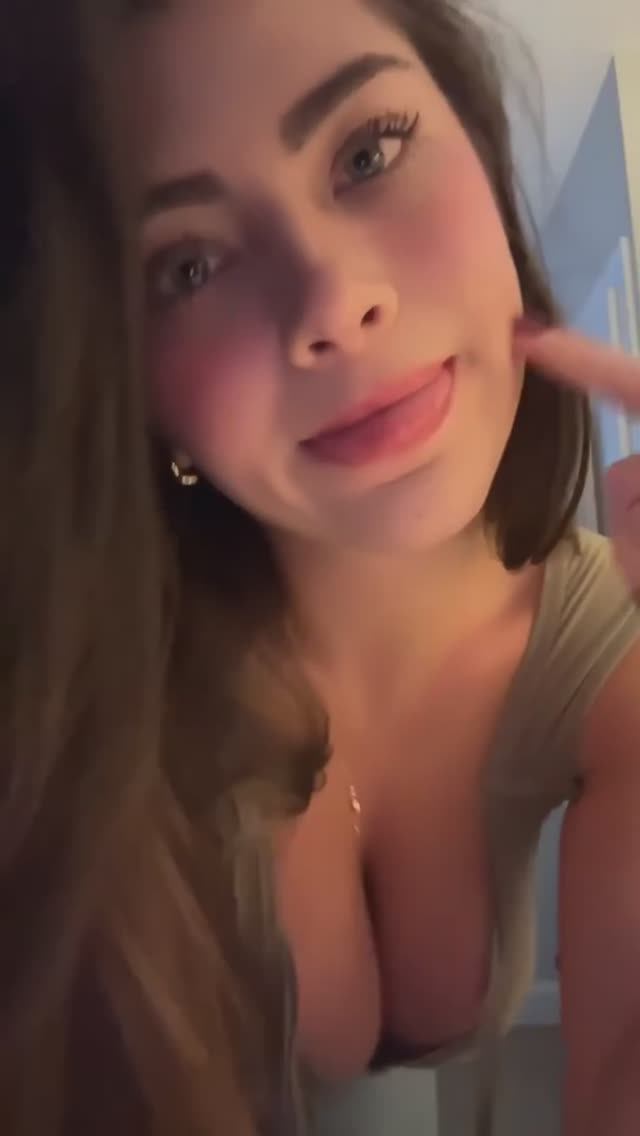 Она как магнит