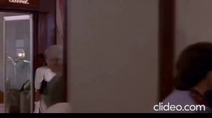 Смотрите женщина идёт.mp4