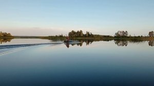 Лодка hardliner с мотором болотоходом