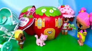 КУПИ, КУПИ, МАМА!! 🍓🍓🍓КЛУБНИЧНАЯ кукла ЛОЛ сюрприз с запахом СПРЯТАЛАСЬ В ДОМИКЕ!  #игрушки