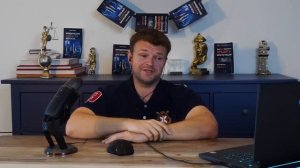 256 дней за мной бегает звонарь.