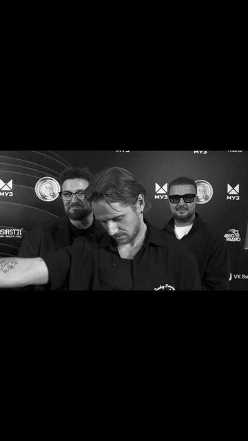 Постучался на премию muztv а открыли galibri_mavik.official