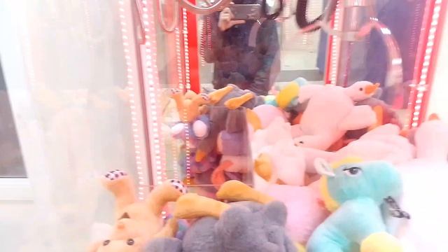 Играю 21.03 и ловлю классные игрушки (опять бирюзовая лошадь), приятного просмотра