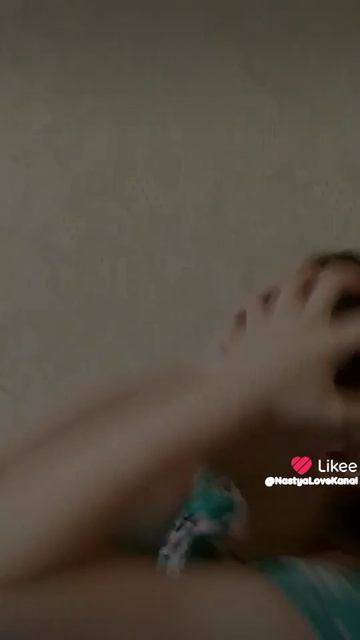 Вы бы знали как она на домной издевалась....