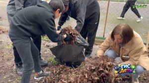 Юные корреспонденты проекта "ГИС‑дети" запечатлели, как ученики школы № 70 Самары делают город чище