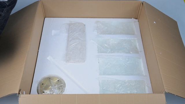 Распаковка люстры на штанге Niagara