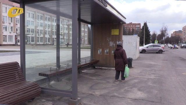 В ЖЕЛЕЗНОГОРСКЕ ПРОХОДИТ ОЧИСТКА ОСТАНОВОЧНЫХ КОМПЛЕКСОВ ОТ ГРЯЗИ И ПЫЛИ