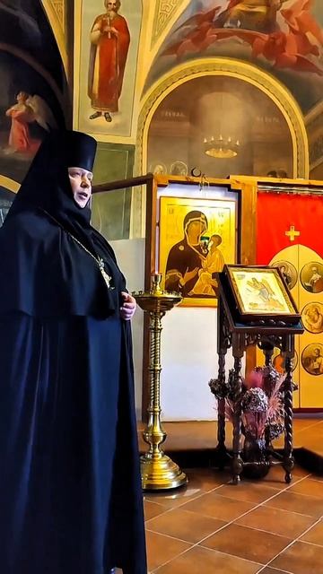 17.11.2023г. о иконостасах приделов Тихвинского храма, частичка мощей влмч.Варвары. Ростов Великий