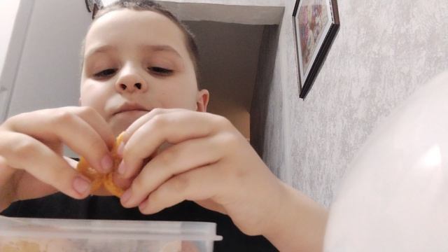 Маленькая сосиска в тесте я обалдел