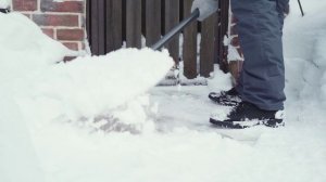 Лопата для уборки снега СИБРТЕХ стальная, 470x335x1335 мм, стальной черенок 61656