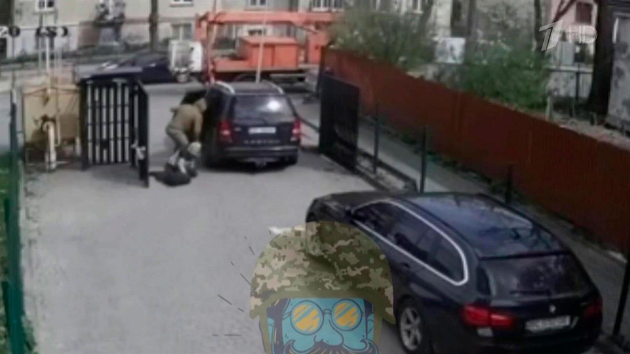 На Украине сотрудник ТЦК и потенциальный призывник упали с крыши