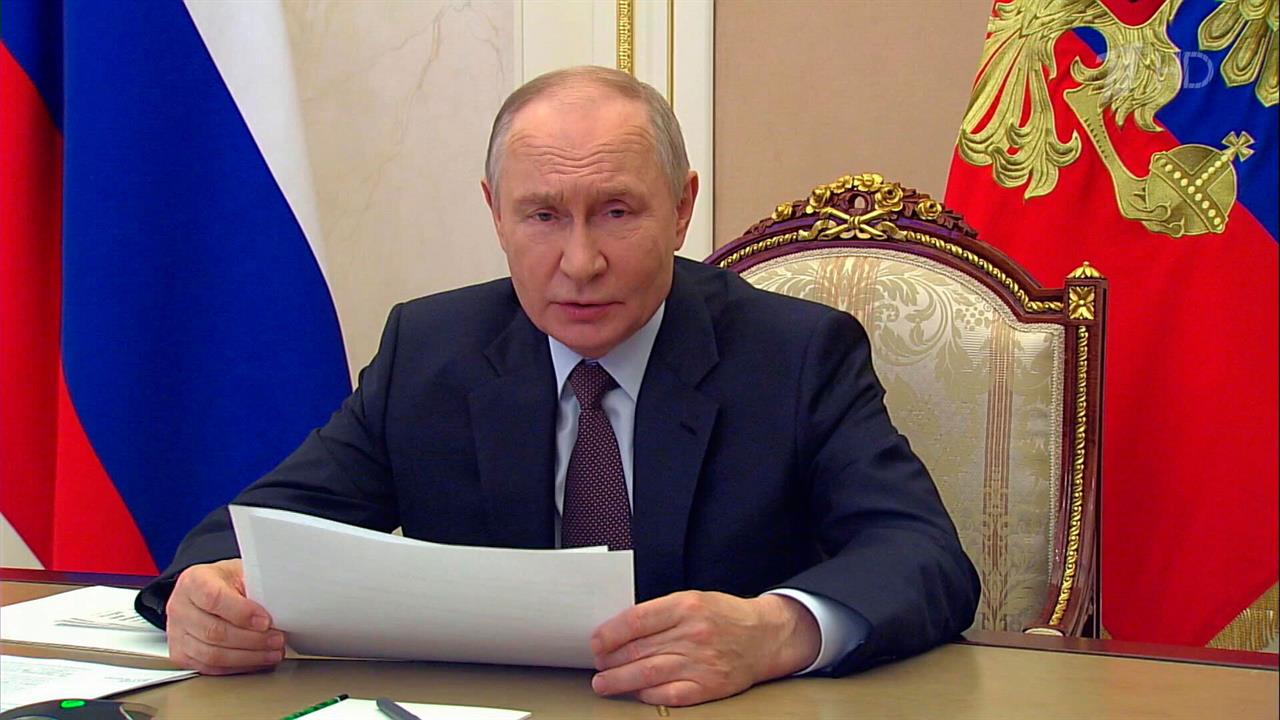 Президент обсудил с правительством развитие Арктической зоны и Трансарктического транспортного ко...