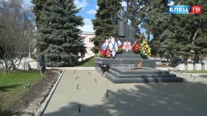 «Подготовка к 9 мая»: на Площади Революции ведутся работы по благоустройству