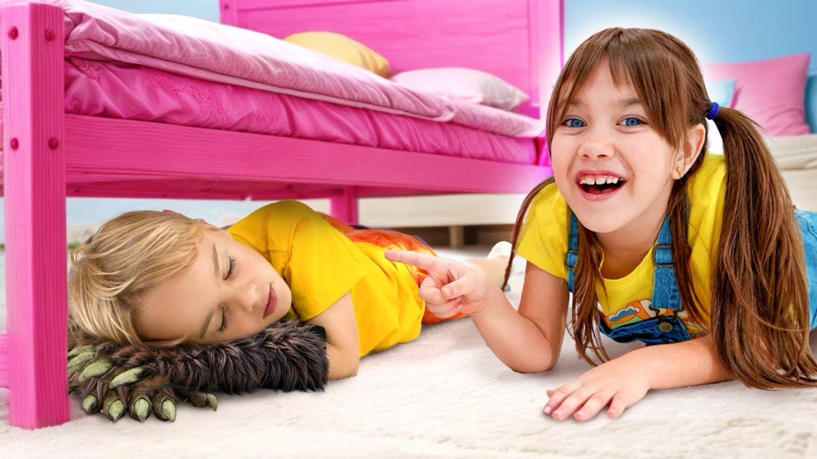 Что прячется под кроватью  Полезные истории для детей