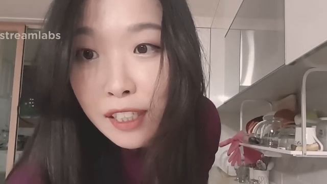 Мама к нам ненадолго всего на полгода  Свекровь уже лежала на диване а мои вещи валялись на полу