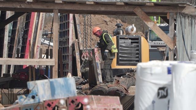 Стройка идёт по плану