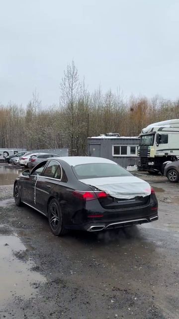 Показываем Вам нашу недавнюю выгрузку Mercedes-Benz E300 и BMW X6 40i в Prime Motors