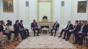 «МЫ ЭТОГО НЕ ЗАБУДЕМ»: лидер Сейшел — о помощи России. Путин открывает новый союз