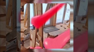 1000056866.mp4 (Собака наблюдает за устройством лестницы на 2-ой этаж в доме А-фрейм)