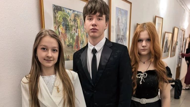 Опять метель