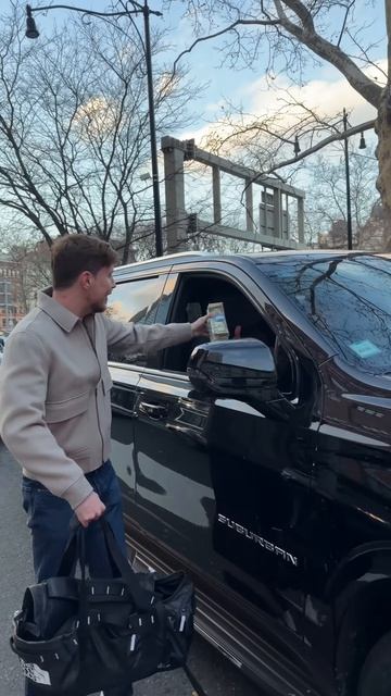 Я заплатил всем, кто застрял в пробке