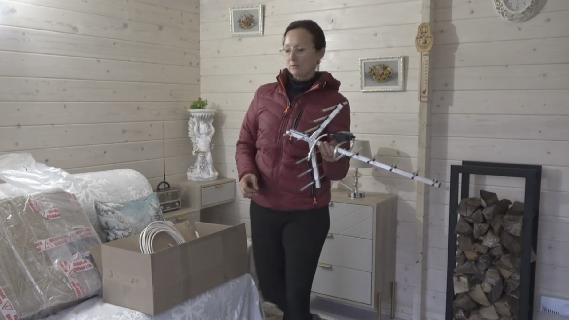 6 соток 17 апреля 2026 года. 2 часть. Закисляю голубику. Собрала антенну