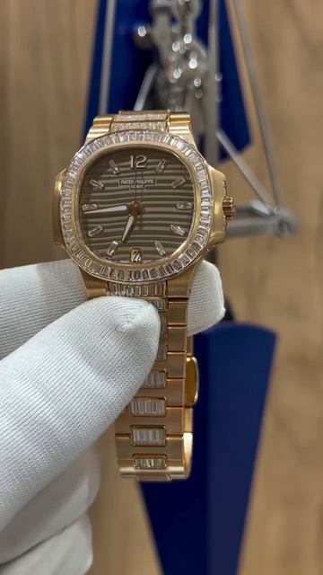Patek Philippe Nautilus LADY 70141R-001