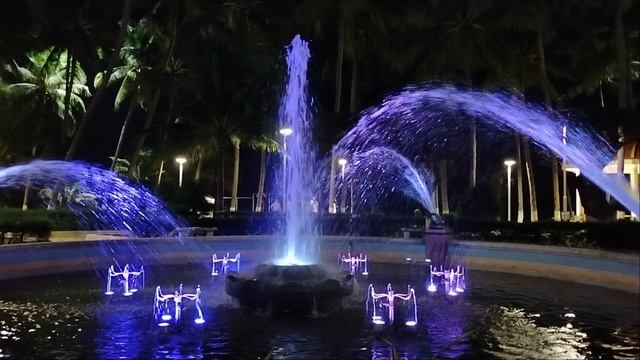 Ночной фонтан на набережной!