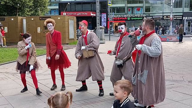 Цирк, а в описании услуги от специалистов, прочтите описание, нужно обращайтесь