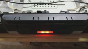 Телевизор SONY KDL-55W955B НЕ включается. Индикатор моргает красным 5 раз. Как устранить.