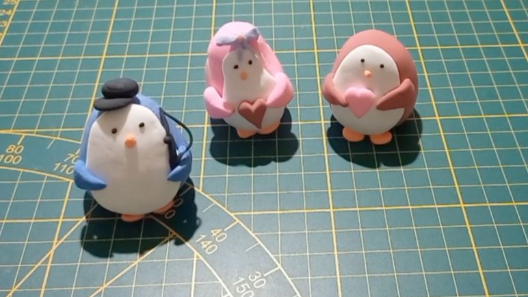 Полезный урок: Лепка из пластилина _ Пингвин