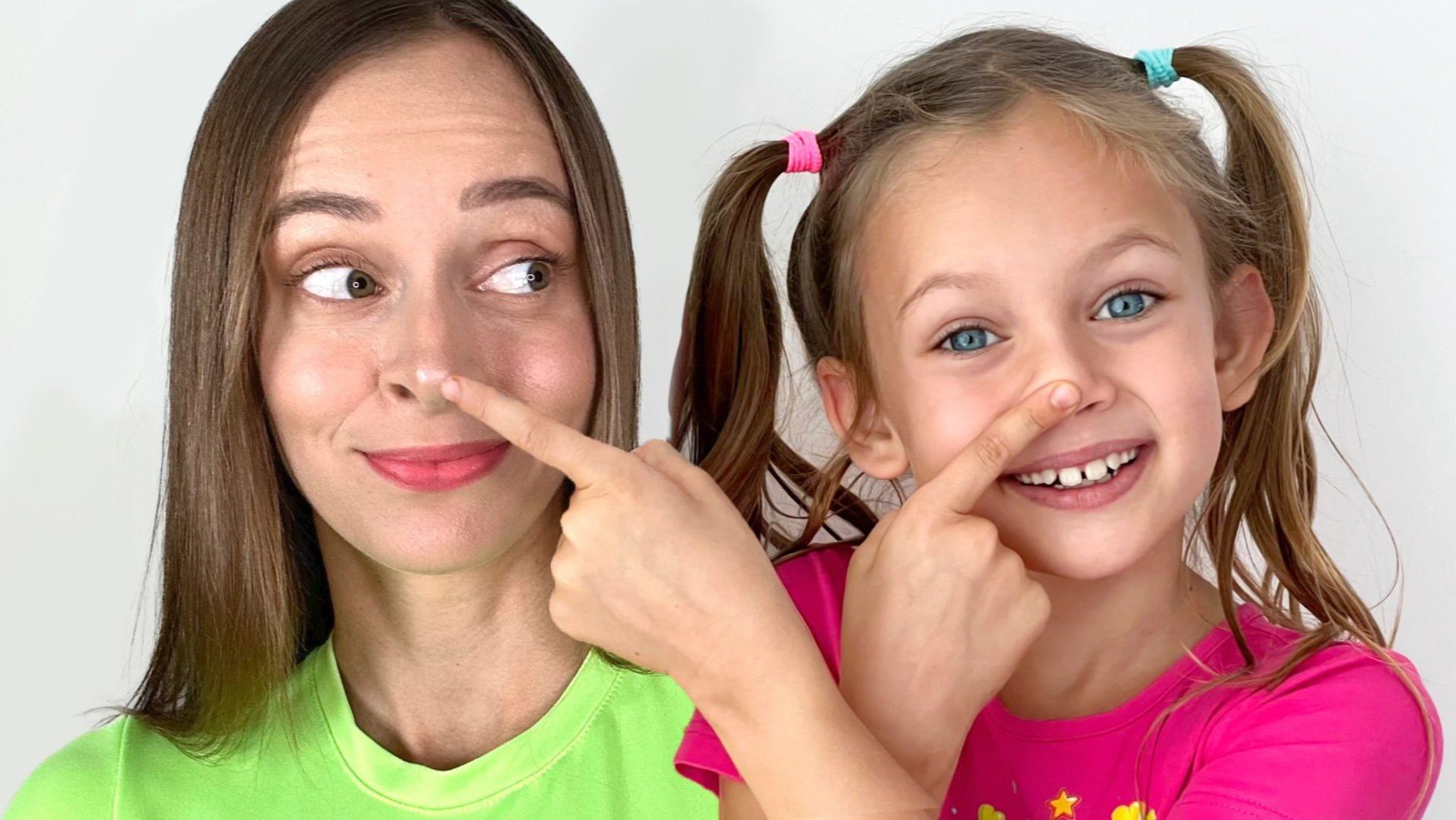 Песня для детей  Голова  плечи  колени и пальцы ног с Майей и МашейДетские песенки и стишки