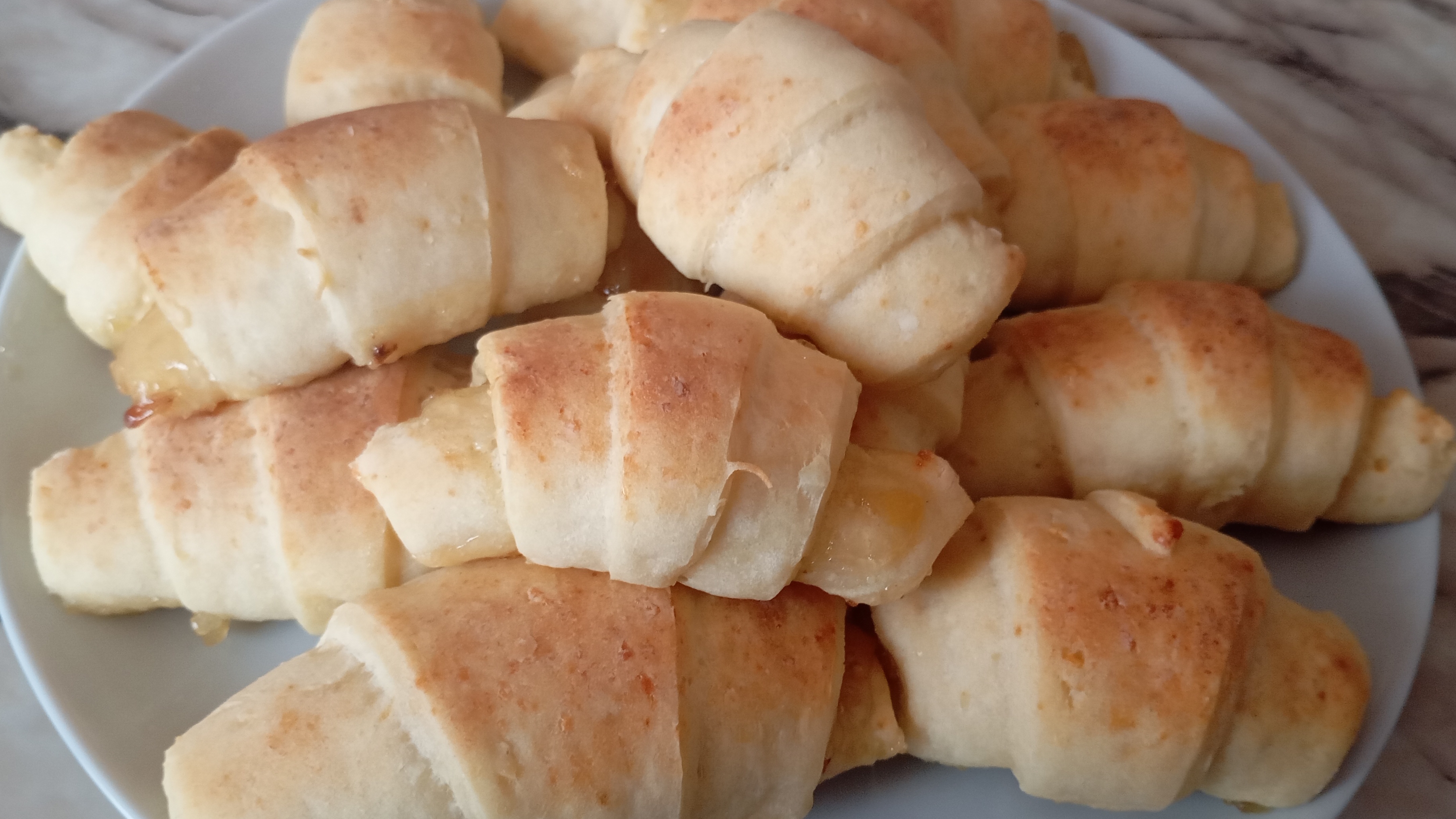 Рогалики из творожного теста с джемом Махеев имбирь,лимон.