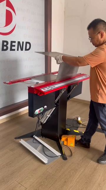 Настольный листогиб Размеры: 650MM,1000MM,1250MM,2000MM,2500MM, 3200MM. Доставка по всей России